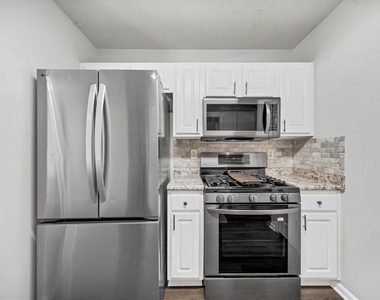 208 Coldsprings Court - Photo Thumbnail 13