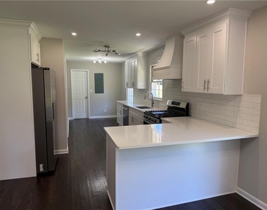 2642 Skyland Drive - Photo Thumbnail 7