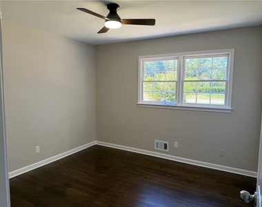 2642 Skyland Drive - Photo Thumbnail 15