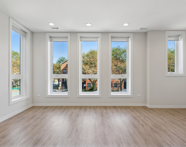 4904 S Saint Lawrence Avenue - Photo Thumbnail 1
