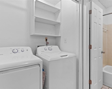 2568 Redfield Drive - Photo Thumbnail 34