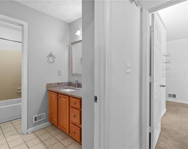 2568 Redfield Drive - Photo Thumbnail 31