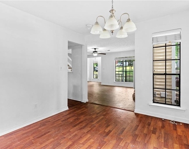 2568 Redfield Drive - Photo Thumbnail 12
