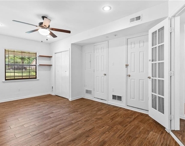 2568 Redfield Drive - Photo Thumbnail 17