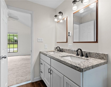 2568 Redfield Drive - Photo Thumbnail 24