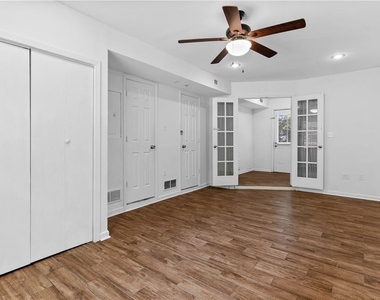 2568 Redfield Drive - Photo Thumbnail 16