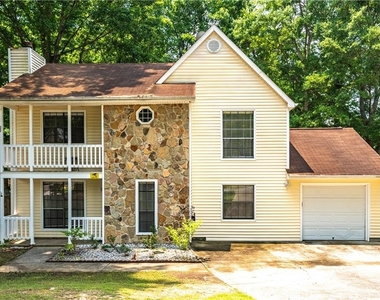 2568 Redfield Drive - Photo Thumbnail 1