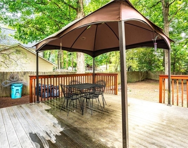 2568 Redfield Drive - Photo Thumbnail 35