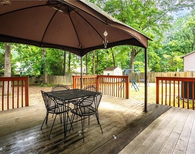 2568 Redfield Drive - Photo Thumbnail 36