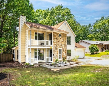 2568 Redfield Drive - Photo Thumbnail 2