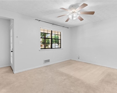 2568 Redfield Drive - Photo Thumbnail 28