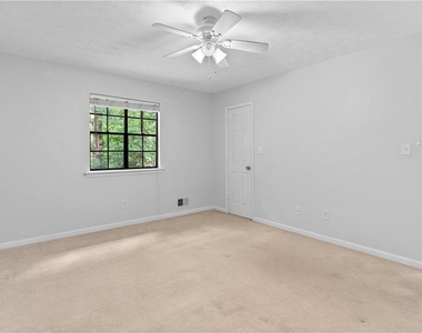 2568 Redfield Drive - Photo Thumbnail 32