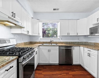 2568 Redfield Drive - Photo Thumbnail 8