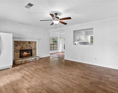 2568 Redfield Drive - Photo Thumbnail 5