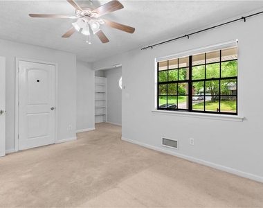2568 Redfield Drive - Photo Thumbnail 27