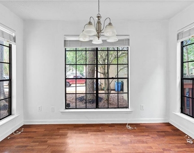 2568 Redfield Drive - Photo Thumbnail 11