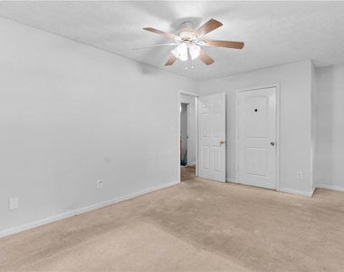2568 Redfield Drive - Photo Thumbnail 22