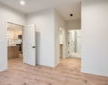 8001 W Belmont Avenue - Photo Thumbnail 10
