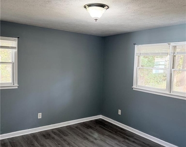 6565 Woodford Road - Photo Thumbnail 15