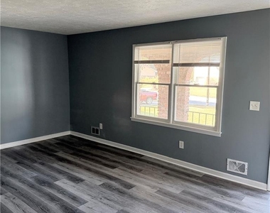 6565 Woodford Road - Photo Thumbnail 1