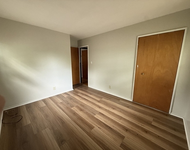 613 Newberry Drive - Photo Thumbnail 10
