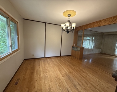 613 Newberry Drive - Photo Thumbnail 3