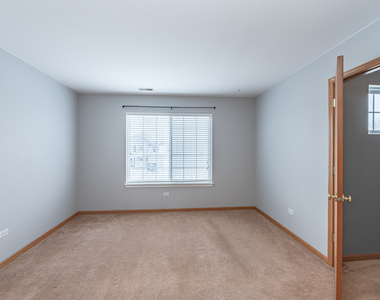 2431 Roxbury Lane - Photo Thumbnail 8
