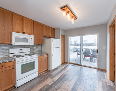 2431 Roxbury Lane - Photo Thumbnail 4