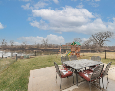 2431 Roxbury Lane - Photo Thumbnail 11