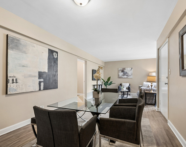 1711 W Estes Avenue - Photo Thumbnail 6