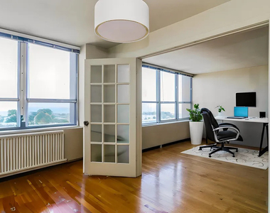 655 W Irving Park Road - Photo Thumbnail 7