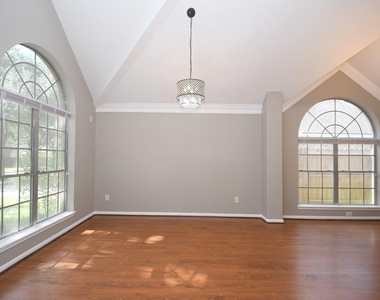 4823 Knights Branch Drive N - Photo Thumbnail 12