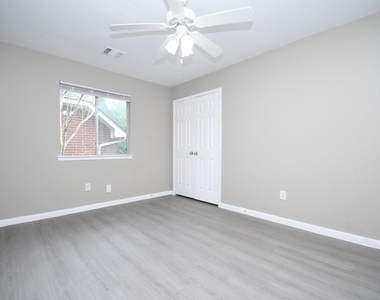 4823 Knights Branch Drive N - Photo Thumbnail 43