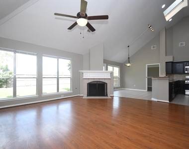 4823 Knights Branch Drive N - Photo Thumbnail 23