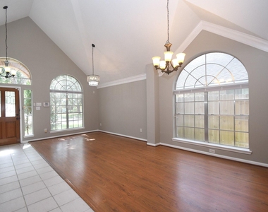 4823 Knights Branch Drive N - Photo Thumbnail 16