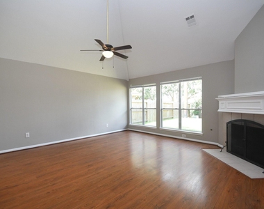4823 Knights Branch Drive N - Photo Thumbnail 22