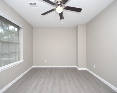 4823 Knights Branch Drive N - Photo Thumbnail 46