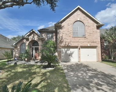 4823 Knights Branch Drive N - Photo Thumbnail 1