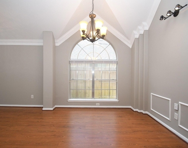 4823 Knights Branch Drive N - Photo Thumbnail 15