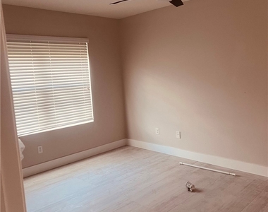 3815 Sw 11th Place - Photo Thumbnail 10