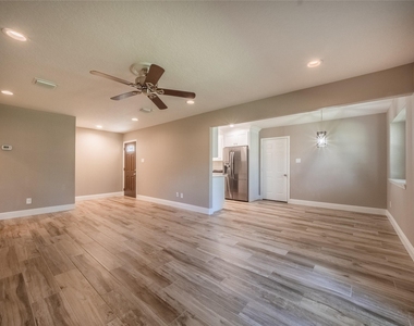 1121 Warren Street - Photo Thumbnail 2