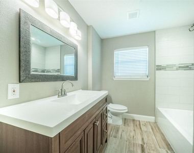 1121 Warren Street - Photo Thumbnail 10