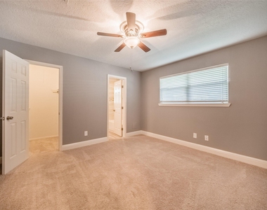 1121 Warren Street - Photo Thumbnail 6