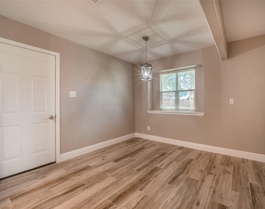 1121 Warren Street - Photo Thumbnail 3