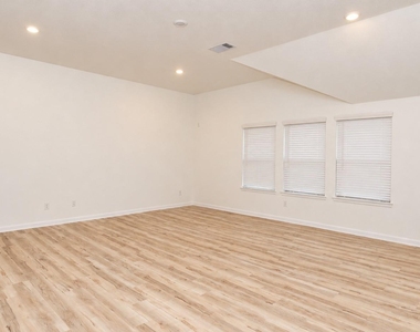 4822 Eldorado Rose Place - Photo Thumbnail 5