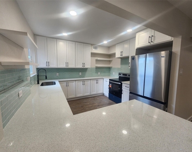 708 Staitti Street - Photo Thumbnail 6