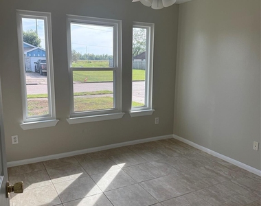 5331 Riverwood Drive - Photo Thumbnail 6
