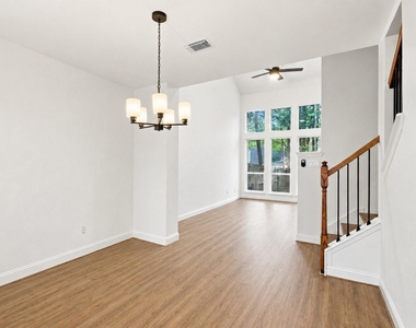 47 Alderon Woods Place - Photo Thumbnail 3