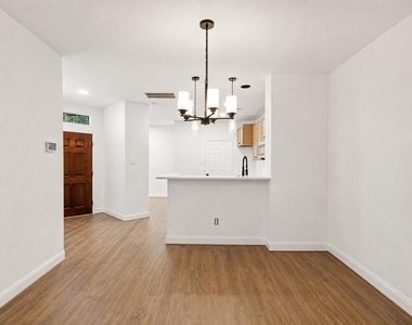 47 Alderon Woods Place - Photo Thumbnail 4