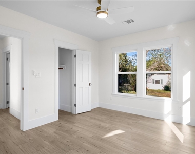 104 W Stone Street - Photo Thumbnail 21